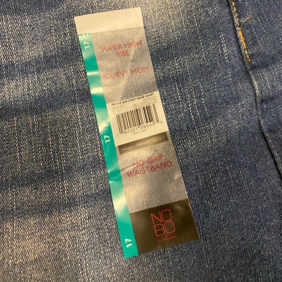 NWT NOBO High Rise Curvy Denim Mom Jean Shorts Juniors 17 - Picture 3 of 4